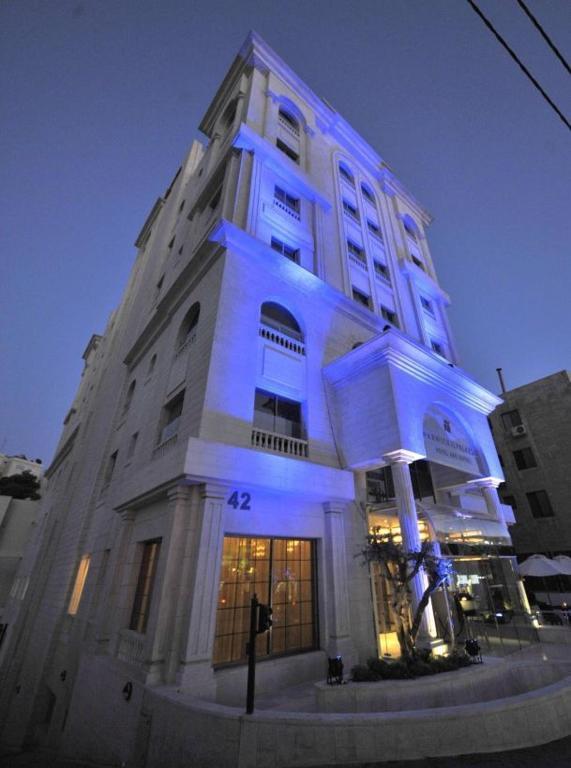 Il Palazzo Hotel And Suites Аман Екстериор снимка