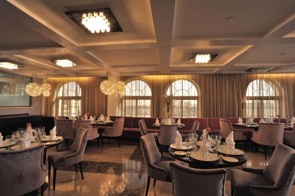 Il Palazzo Hotel And Suites Аман Екстериор снимка