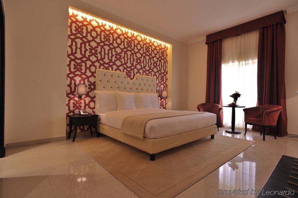 Il Palazzo Hotel And Suites Аман Екстериор снимка