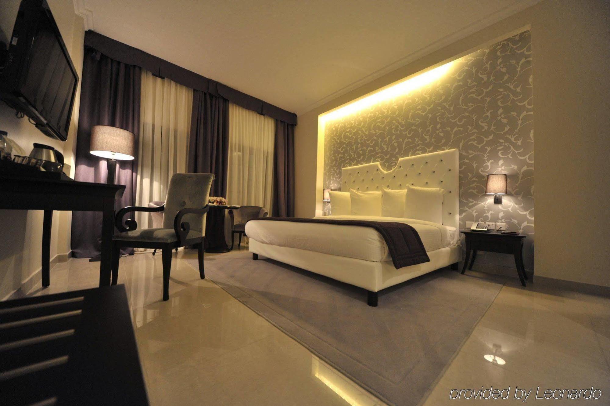 Il Palazzo Hotel And Suites Аман Екстериор снимка